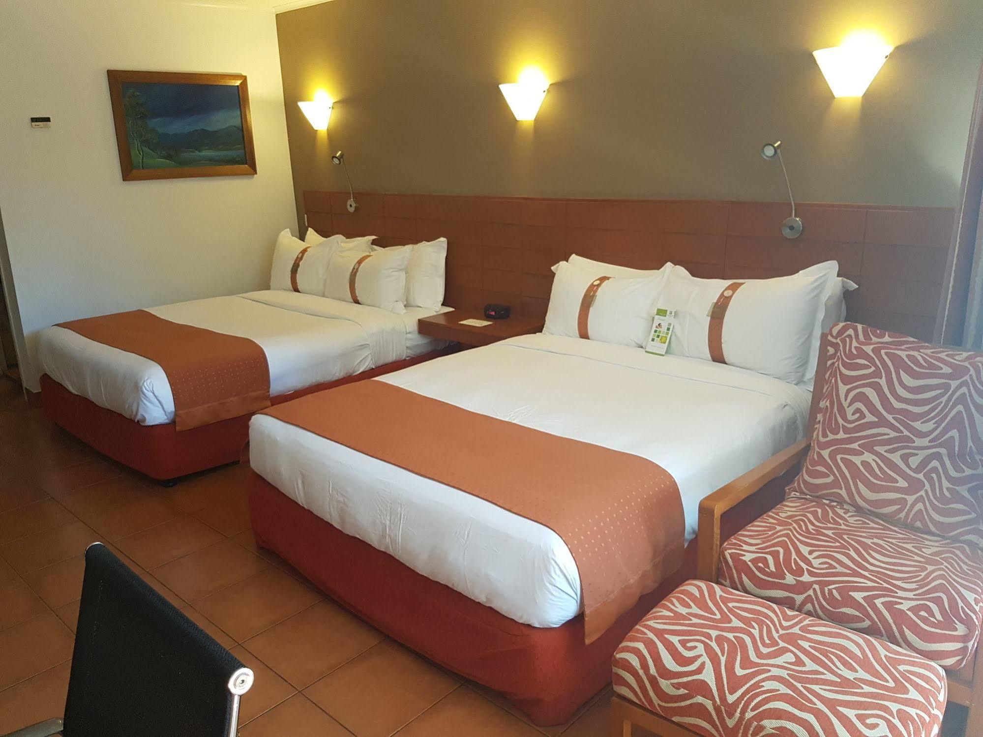 Holiday Inn & Suites Port Moresby By Ihg Exterior photo